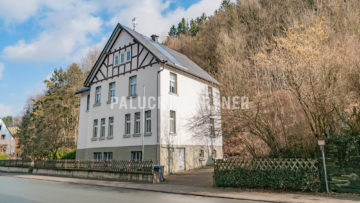 Stadthaus mit Baugrundstück & eigenem Wald, 59909 Bestwig / Ramsbeck, Zweifamilienhaus