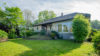 Walmdach-Bungalow mit Filetgrundstück in Braam-Ostwennemar - Hausansicht