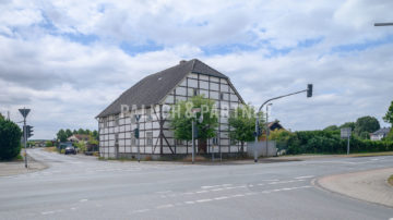 Denkmalgeschütztes Fachwerk-Ensemble mit großem Grundstück in Erwitte-Schmerlecke, 59597 Erwitte / Schmerlecke, Resthof