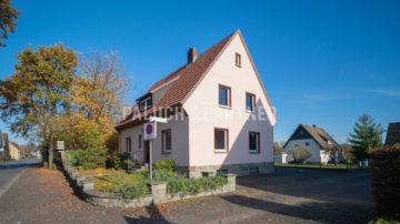 Familienfreundliches Haus mit möglichem Baugrundstück in Erwitte-Stirpe, 59597 Erwitte / Stirpe, Einfamilienhaus